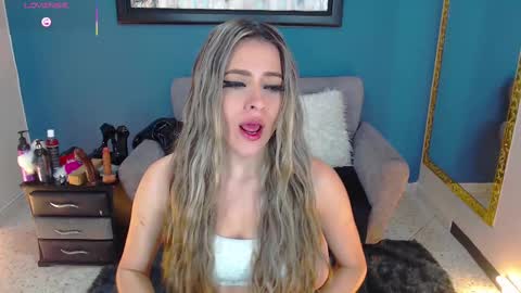 MiaCarper online show from March 6, 2025, 12:10 am