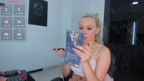 MiaCarper online show from February 13, 2026, 9:44 pm