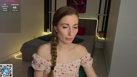 Mia online show from September 17, 2025, 8:16 am