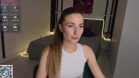 Mia online show from September 22, 2025, 7:43 am