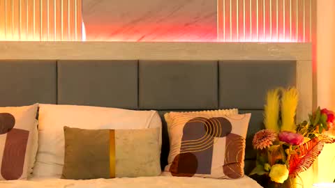 Mia online show from November 18, 2025, 9:41 pm