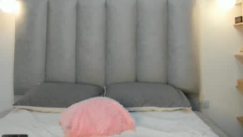 miacleark online show from April 2, 2026, 9:34 pm