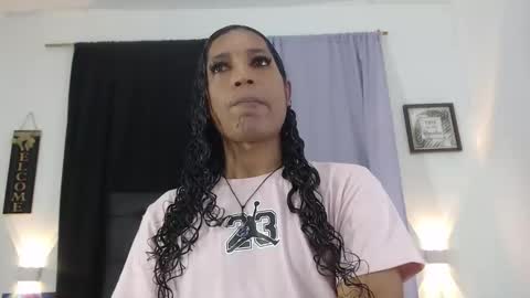 MiaCoock online show from November 10, 2025, 1:10 pm