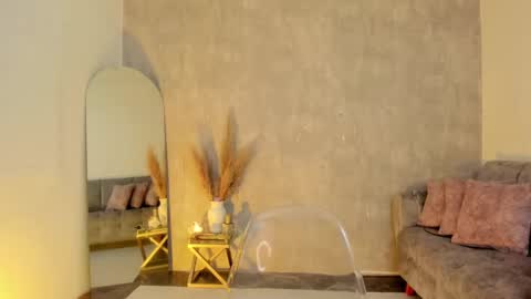 miacooper online show from December 20, 2024, 12:38 pm