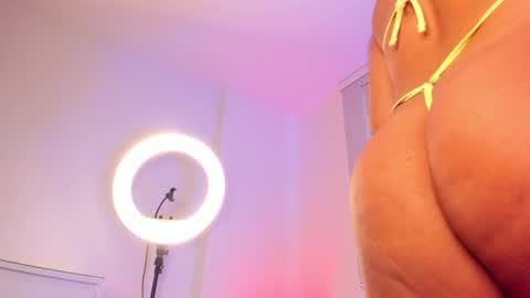 IG Yojanagomez  online show from February 5, 2026, 1:16 pm