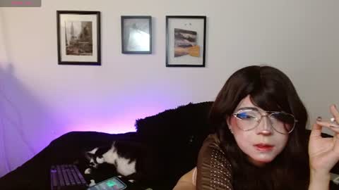 Snapshot of miadavisxx chatting on June 16, 2026, 8:33 pm Mia david online show from June 16, 2026, 8:33 pm