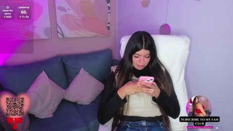 Snapshot of miadlucca chatting on January 22, 2025, 2:04 am Mia online show from January 22, 2025, 2:04 am