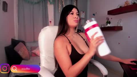 Snapshot of miadlucca chatting on October 28, 2025, 1:53 am Mia online show from October 28, 2025, 1:53 am