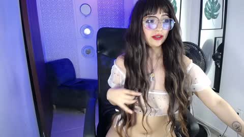 Mia online show from December 10, 2024, 8:27 pm