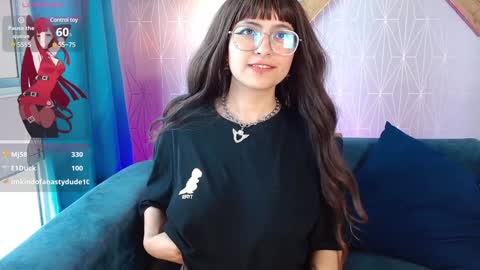 Mia online show from December 23, 2024, 5:11 pm