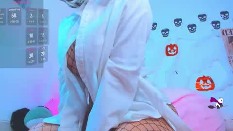 Mia Engels  online show from October 20, 2025, 2:12 am