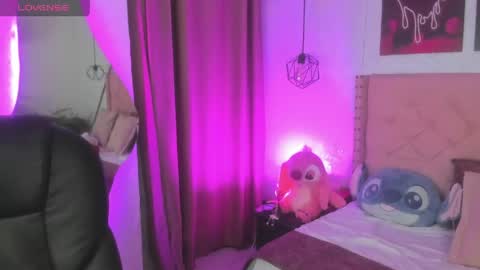 Snapshot of miafoxx__1 chatting on June 3, 2026, 3:31 am Mia online show from June 3, 2026, 3:31 am