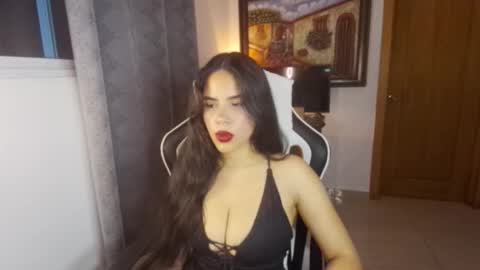 Snapshot of miafunny5 chatting on November 2, 2025, 6:05 am miafunny5 online show from November 2, 2025, 6:05 am