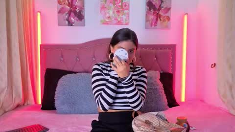 mia antonella online show from September 11, 2025, 3:28 am
