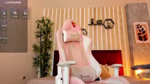 Mia Connor online show from February 10, 2025, 6:42 am