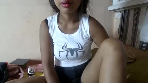 miah_land online show from February 6, 2025, 11:54 am