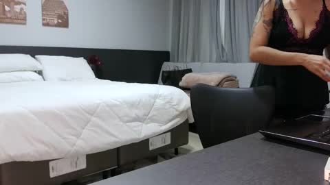 Ms Mia  Owner Of  Your Mind online show from December 8, 2024, 12:18 am