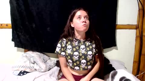 Mia  Sam online show from November 17, 2025, 3:34 am