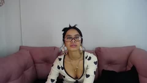 miahotcs online show from May 14, 2026, 3:52 pm