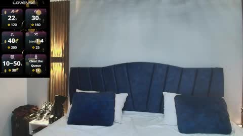 MIA HOTMEZ online show from October 12, 2025, 11:42 am