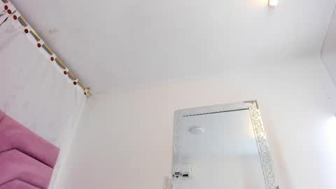 miajhonsonx online show from April 19, 2026, 2:05 pm