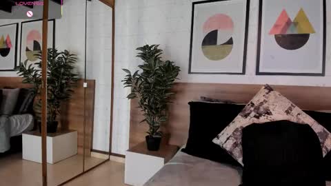 Mia  online show from October 16, 2025, 3:40 am