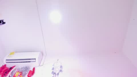 miakirshner_ online show from January 24, 2025, 8:43 pm