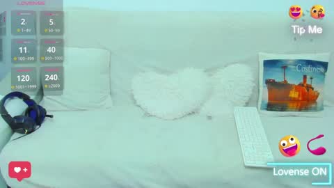 Snapshot of miakittyy chatting on May 13, 2026, 9:11 pm Mia Kittyy online show from May 13, 2026, 9:11 pm