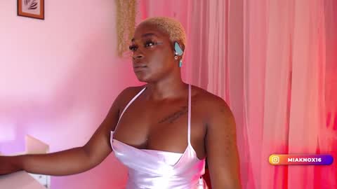 Mia online show from February 3, 2025, 9:08 am