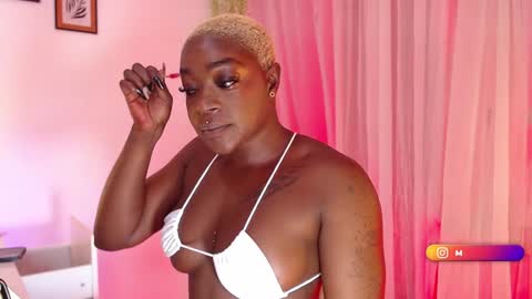 Mia online show from February 4, 2025, 9:07 am