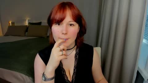 Snapshot of mialacrice chatting on May 29, 2026, 11:19 am mialacrice online show from May 29, 2026, 11:19 am