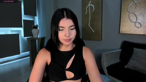 Call me Mia  online show from April 12, 2026, 11:37 am