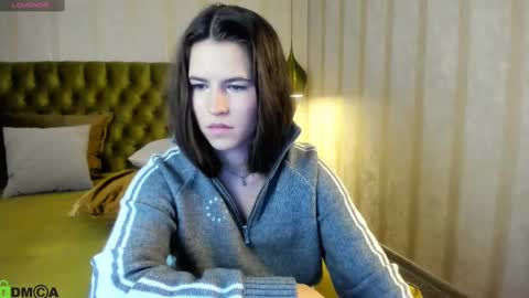 Mia online show from March 9, 2025, 9:46 am
