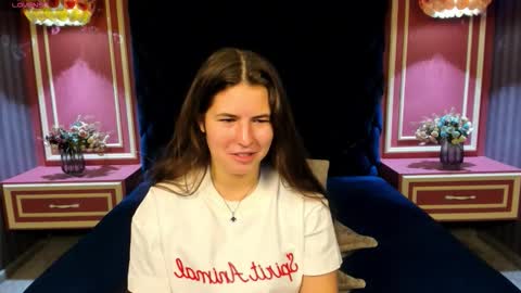 Mia online show from September 21, 2025, 6:48 am