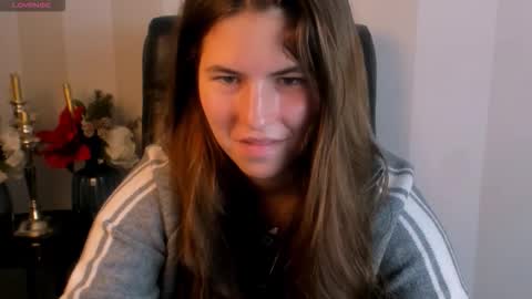 Mia online show from September 23, 2025, 6:49 am