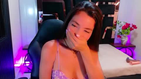 Snapshot of mialovelyn chatting on April 5, 2026, 3:47 am mialovelyn online show from April 5, 2026, 3:47 am