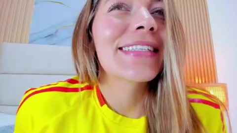 Snapshot of miamalkovaa_ chatting on June 17, 2026, 5:25 pm Mia Malkova online show from June 17, 2026, 5:25 pm