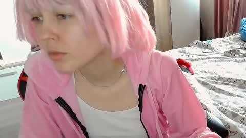 Mia online show from April 13, 2026, 8:20 am