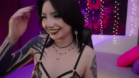 Lili online show from April 7, 2026, 2:34 am