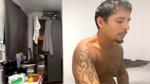 miamiclos1 online show from September 25, 2025, 7:39 pm