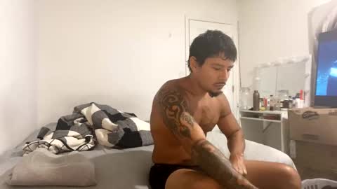 miamiclos1 online show from October 30, 2025, 2:07 pm