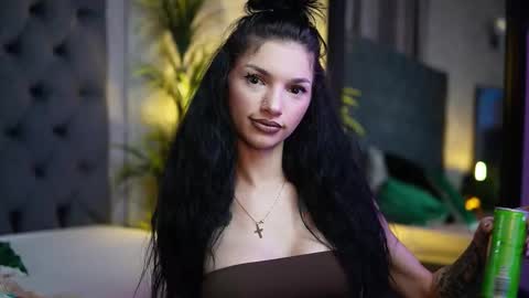  Miami  online show from October 5, 2025, 7:34 pm