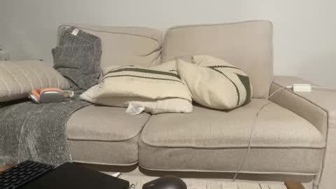 Snapshot of miamifit chatting on December 23, 2025, 7:28 am miamifit online show from December 23, 2025, 7:28 am