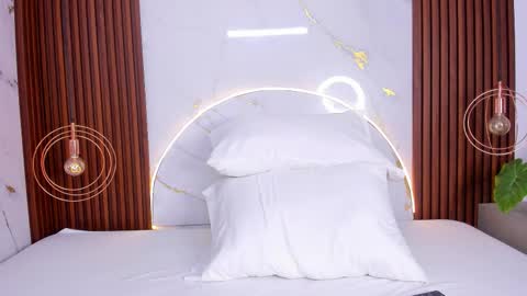 Snapshot of miamiller69 chatting on February 21, 2026, 4:24 am Mia online show from February 21, 2026, 4:24 am