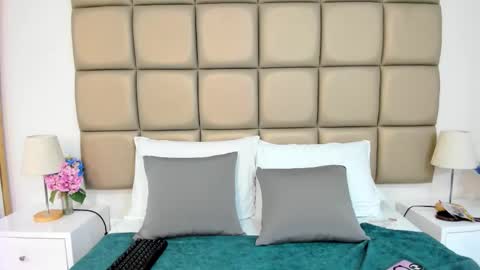 miamillers1 online show from November 24, 2025, 11:32 am