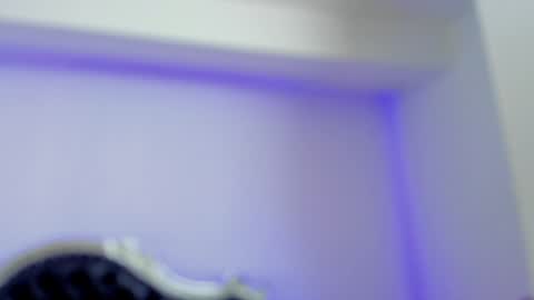 Mia   -5 7001400 Follow  online show from January 17, 2025, 4:15 pm