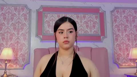 Mia   -5 7001400 Follow  online show from March 5, 2025, 6:45 pm