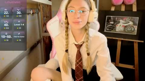 MiaMoon online show from May 28, 2026, 3:20 pm