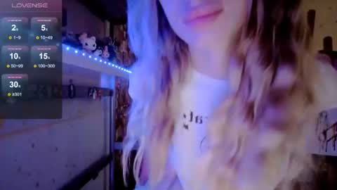MiaMoon online show from July 2, 2026, 5:02 am