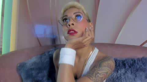 Mia Morgann online show from January 6, 2025, 11:51 am